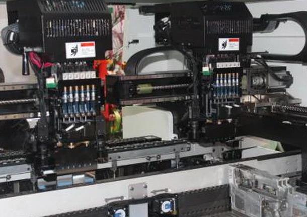 Проход вакуумной газовой трубки